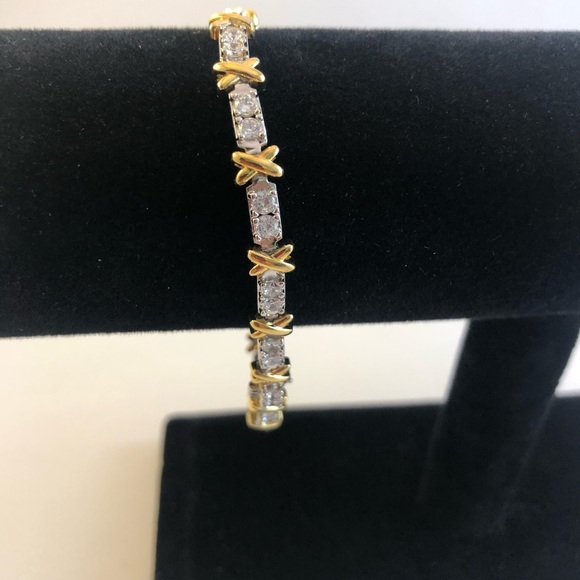 32 Stone Bracelet - Picture 5 of 16